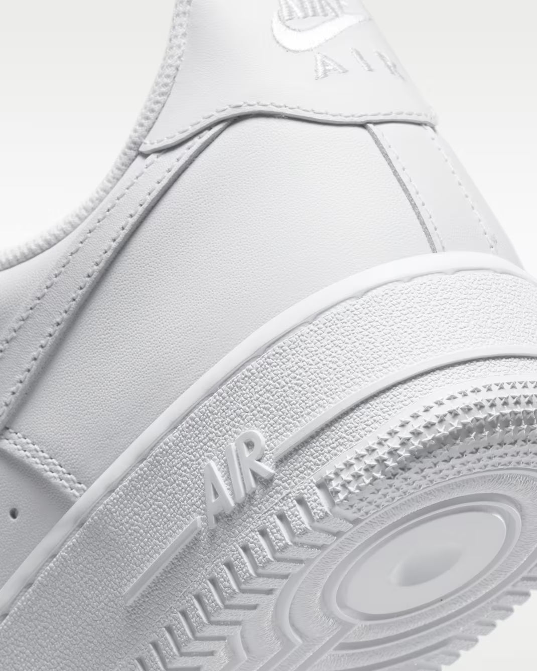 Nike Air Force 1 Low '07 - Triple White